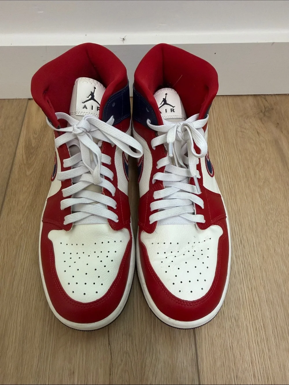 Nike High-Top Sneakers in White, Red and Navy